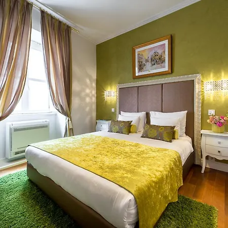 Dominus Little Palace