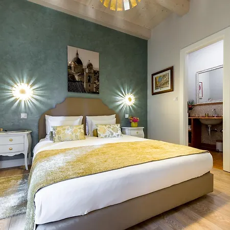 Dominus Little Palace Bed & Breakfast