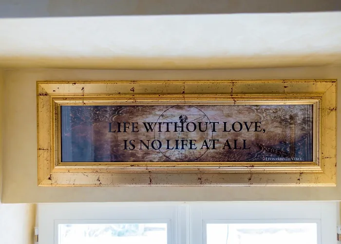 Dominus Little Palace Bed & Breakfast