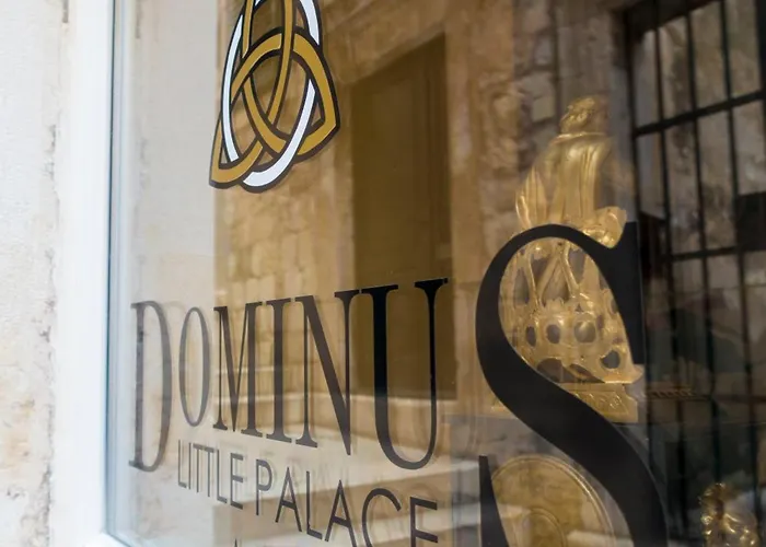 Dominus Little Palace Bed & Breakfast