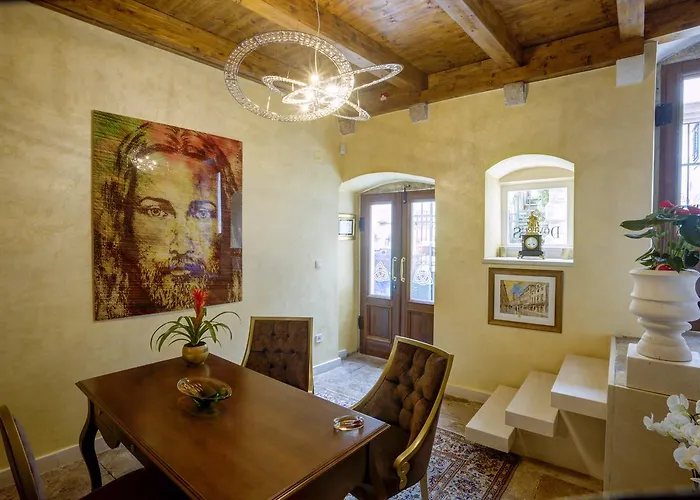 Dominus Little Palace