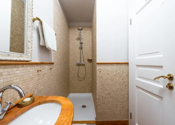 Dominus Little Palace Bed & Breakfast