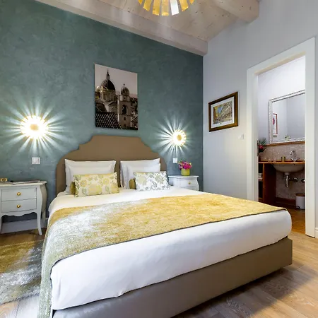 Dominus Little Palace Bed & Breakfast 4*